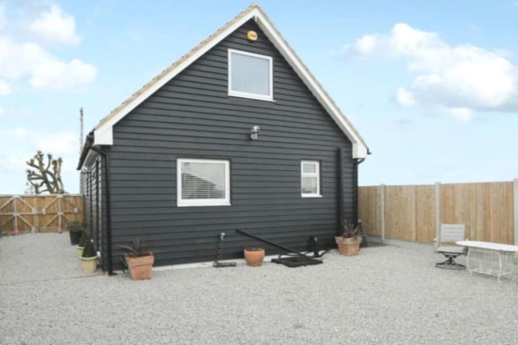 Adorable 1 Bedroom With Free Parking