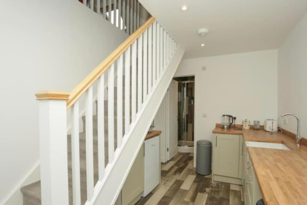 Adorable 1 Bedroom With Free Parking