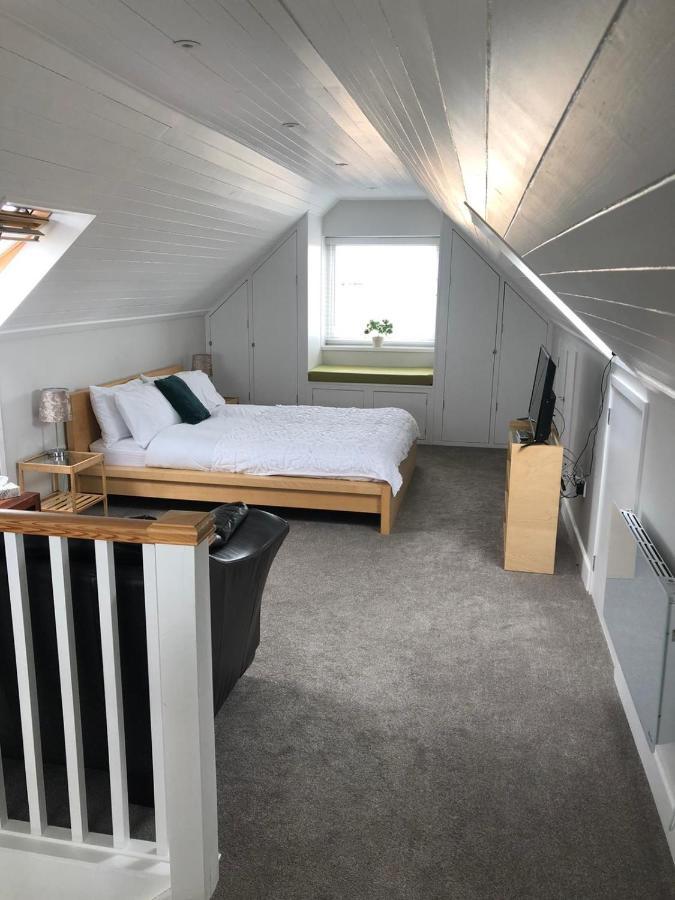Adorable 1 Bedroom With Free Parking Apartment Margate